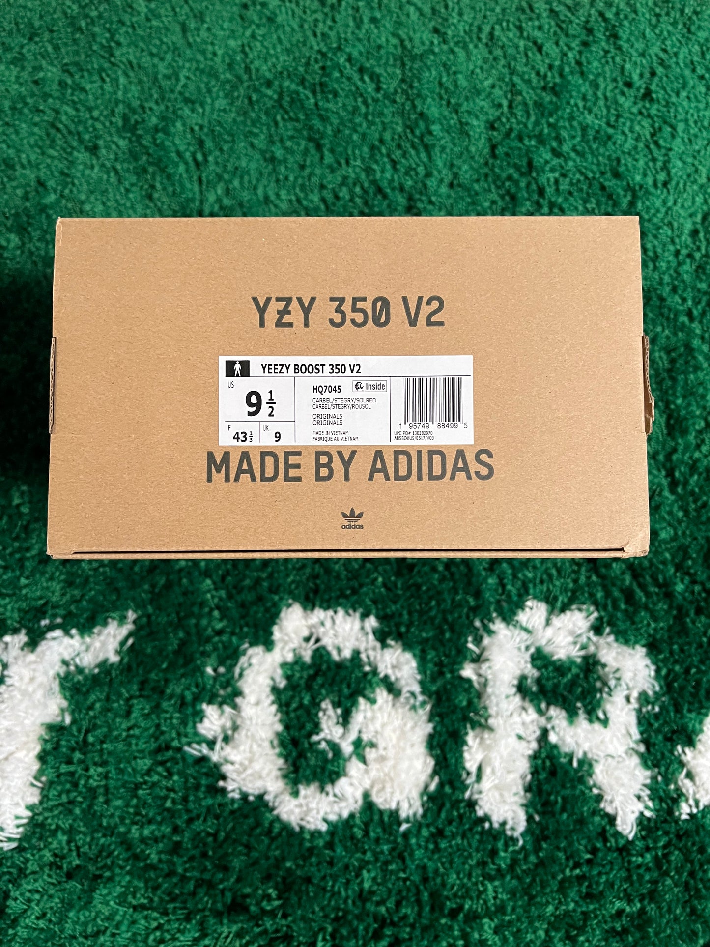 Yeezy Boost 350 V2 Carbon Beluga - Size 9.5