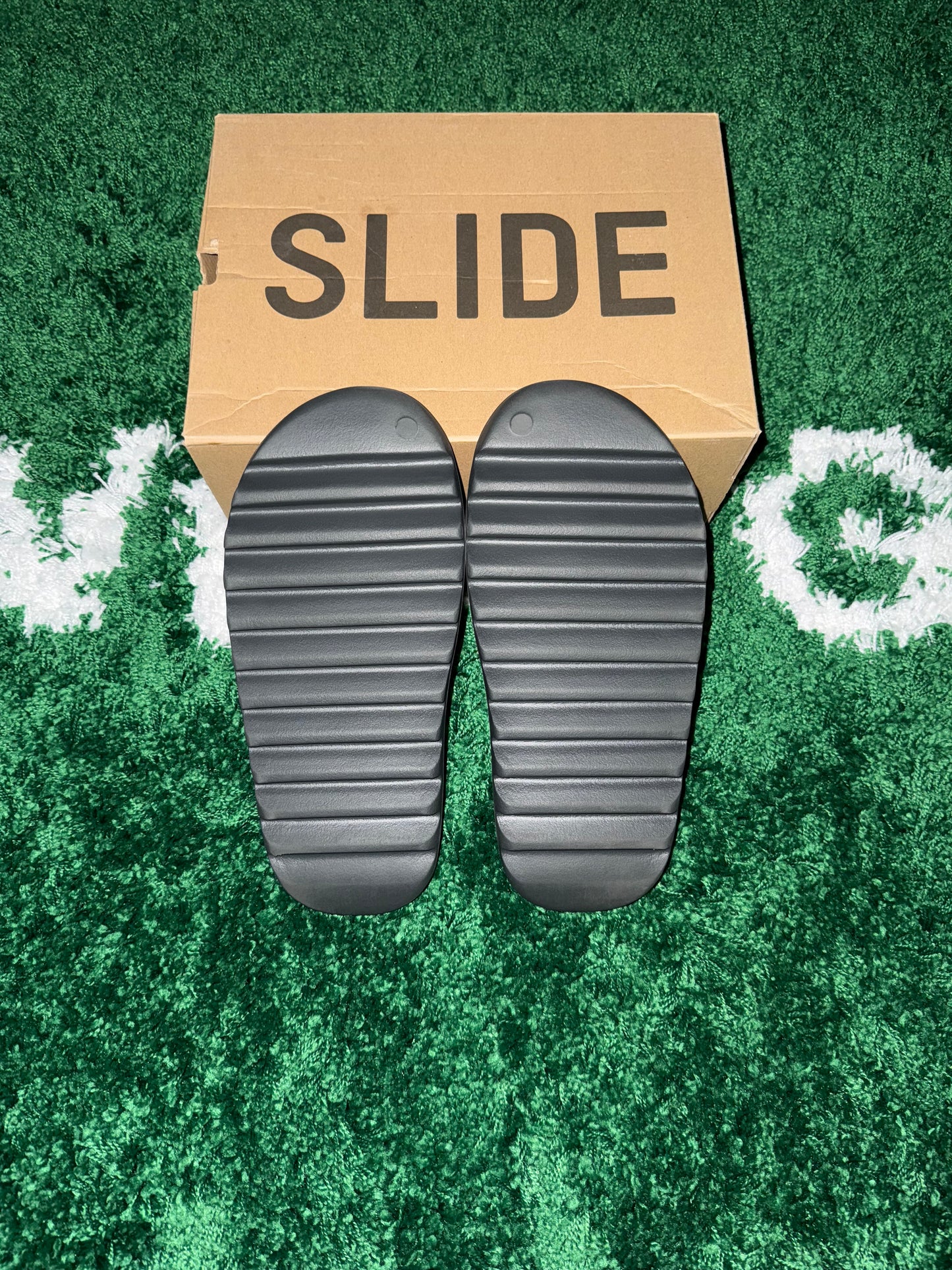 Adidas Yeezy Slide Dark Onyx - Size 13