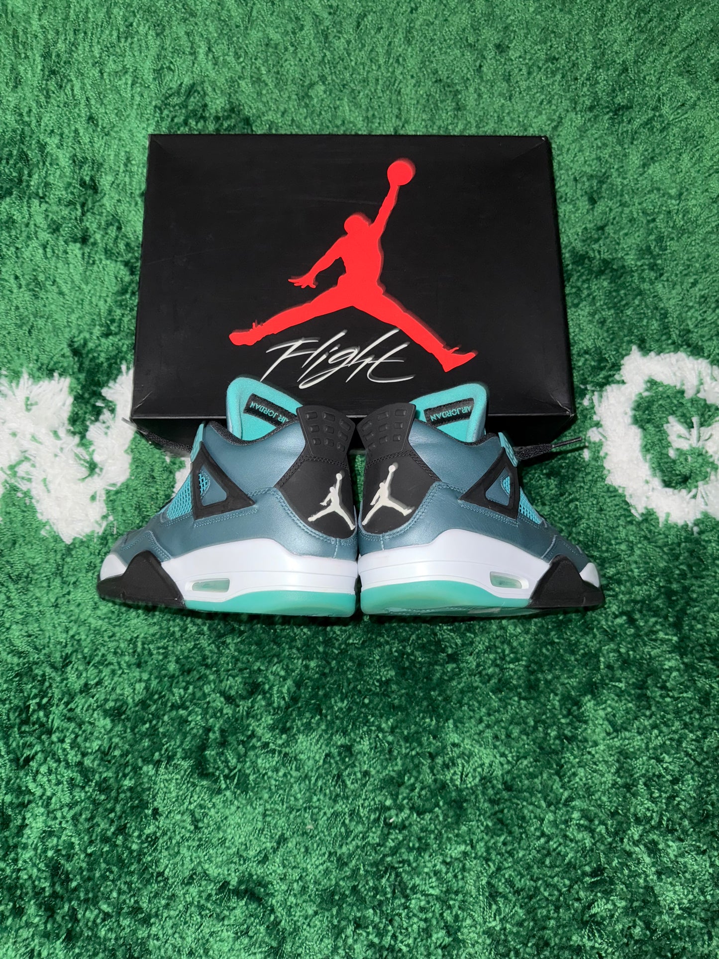 Jordan 4 Retro Teal - Size 9.5