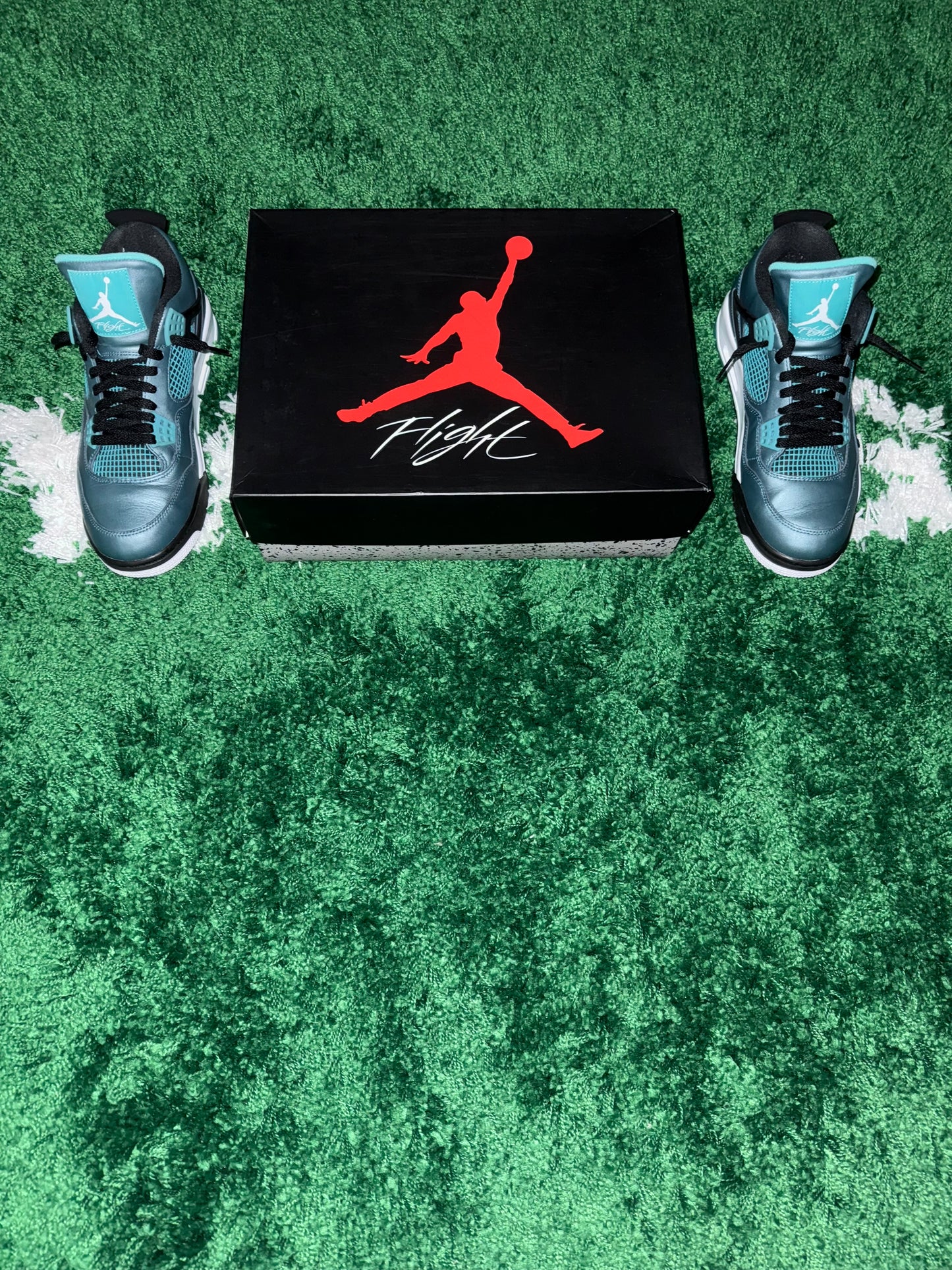 Jordan 4 Retro Teal - Size 9.5
