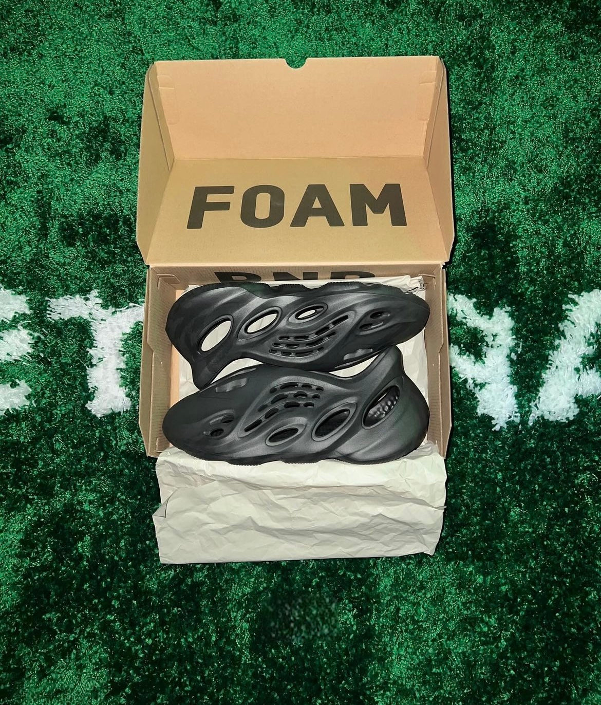 Yeezy Foam RNR Onyx - Size 11