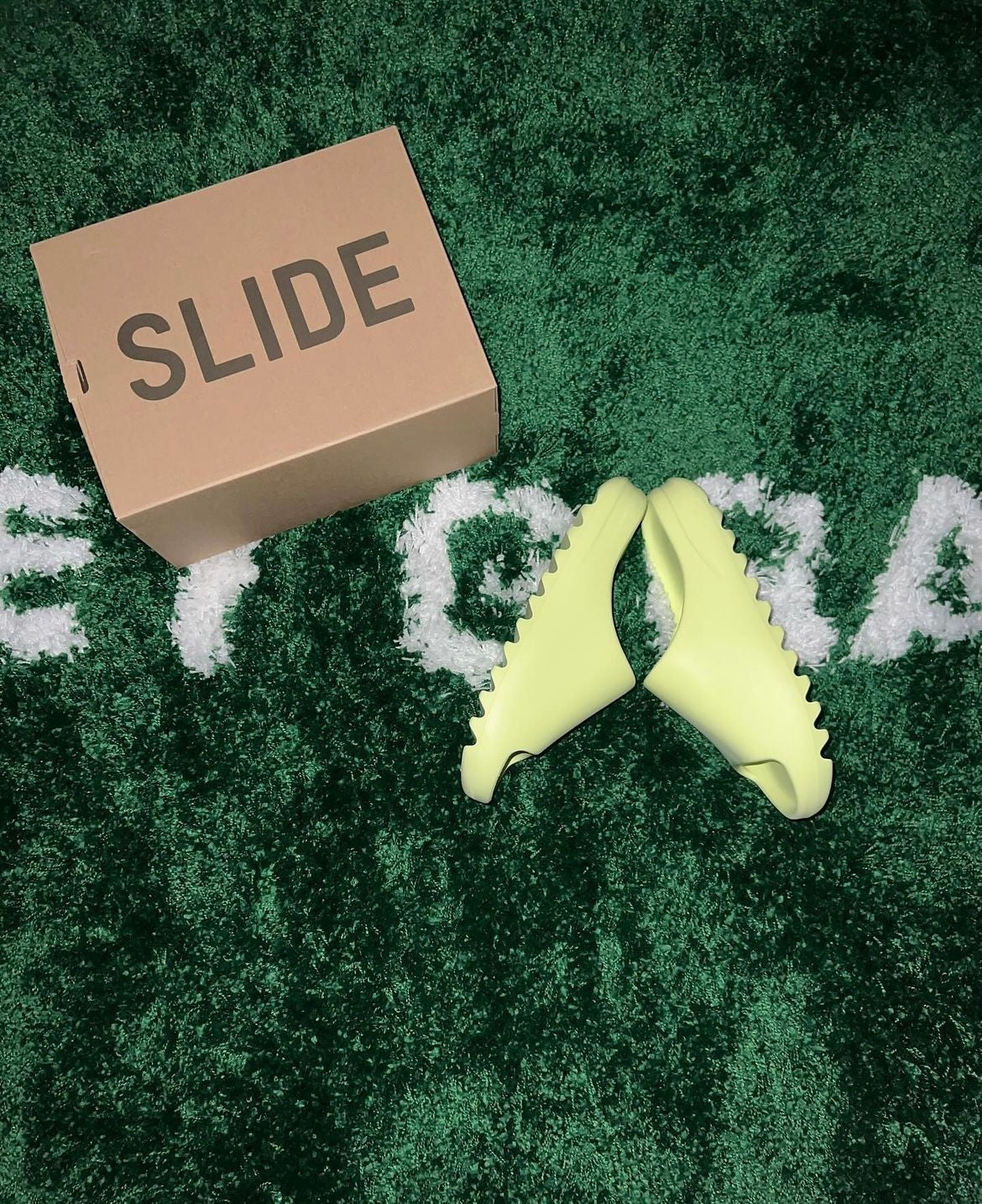 Adidas Yeezy Slide Glow Green (2021) - Size 11
