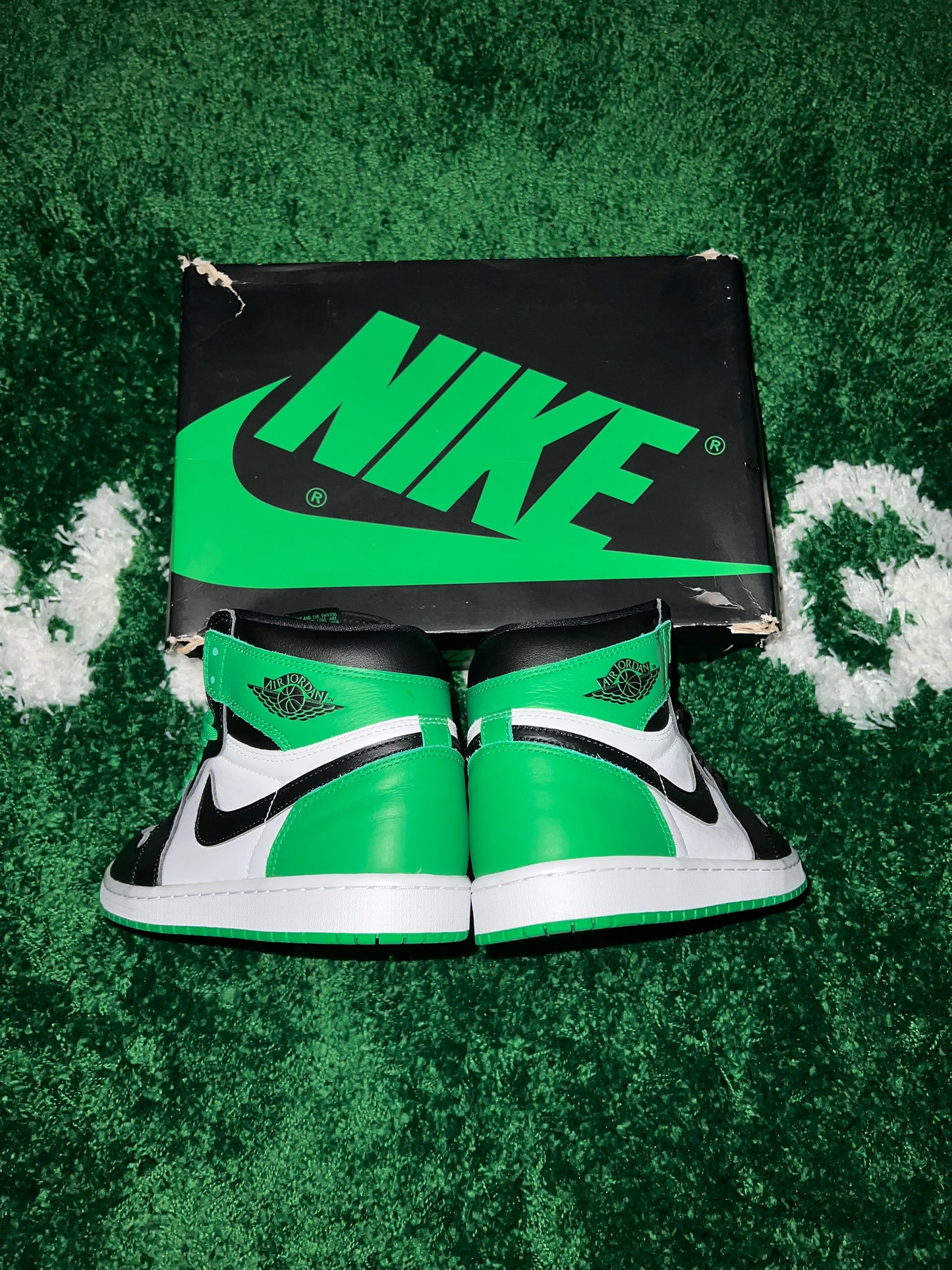 Jordan 1 Retro High OG Lucky Green - Size 10.5