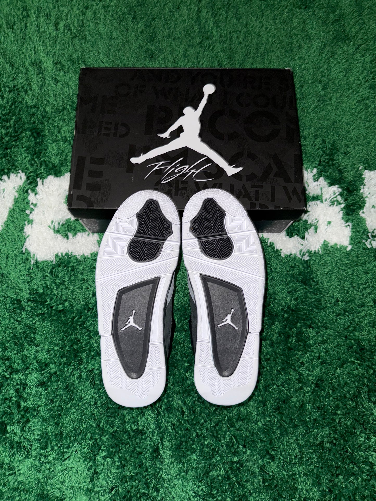 Jordan 4 Retro Fear (2024) - Size 9.5