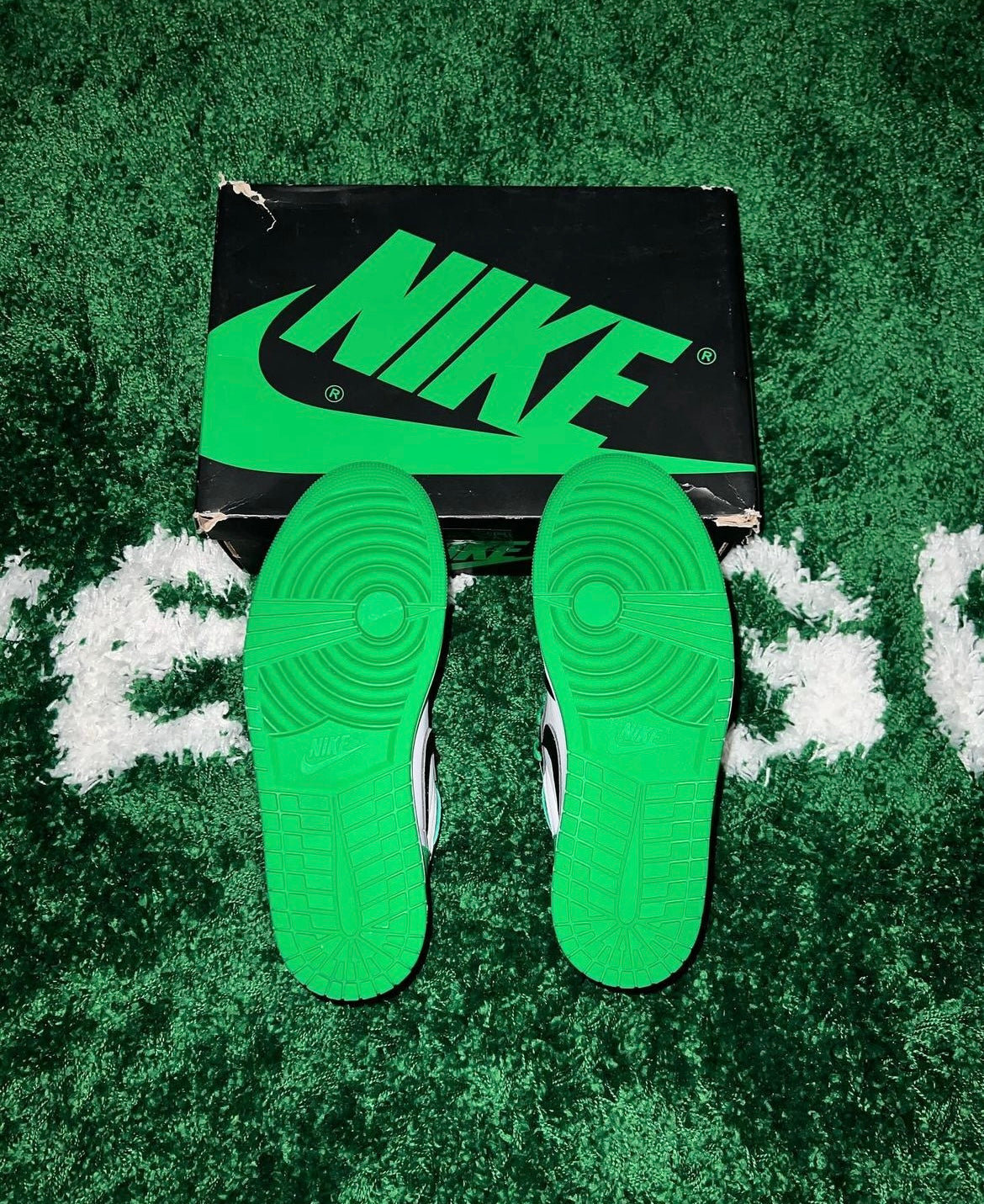 Jordan 1 Retro High OG Lucky Green - Size 10.5